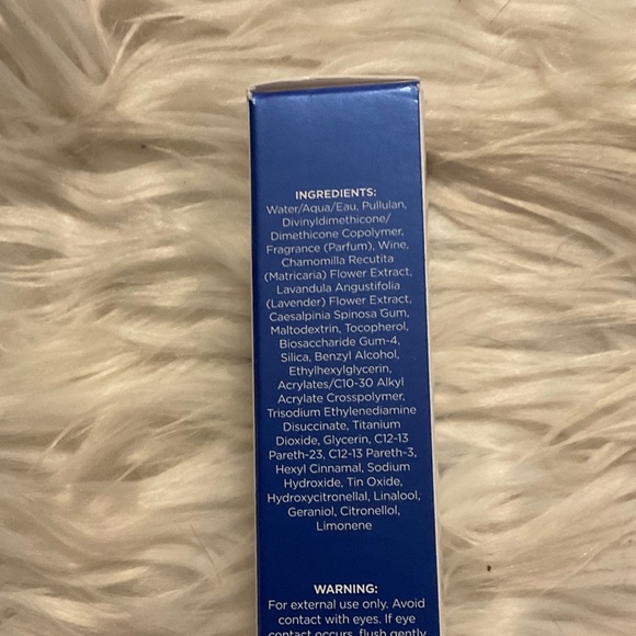 Rapid Lift Advanced Neck Serum - White - Picture 4 of 8